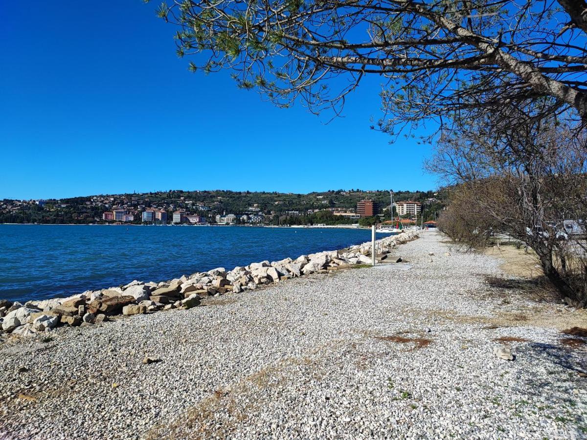 Sea Lux Floating House Ajda Portorose Villa Exterior photo
